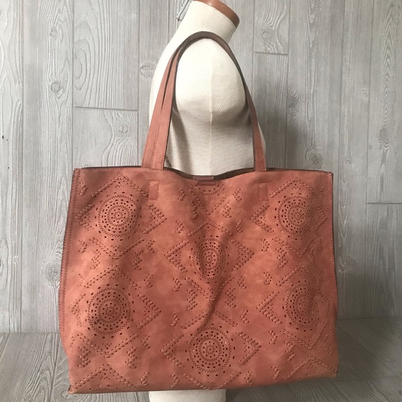 STREET LEVEL Suede Shoulder Bag Fully with Single Snap Closure in Red/Brown - Picture 3 of 14